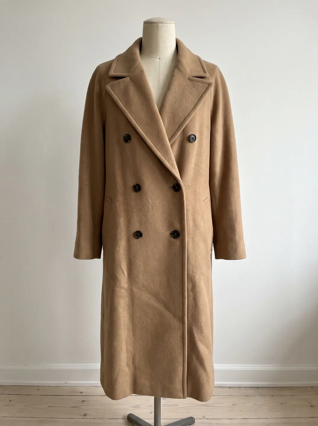 Source photo of the camel coat
