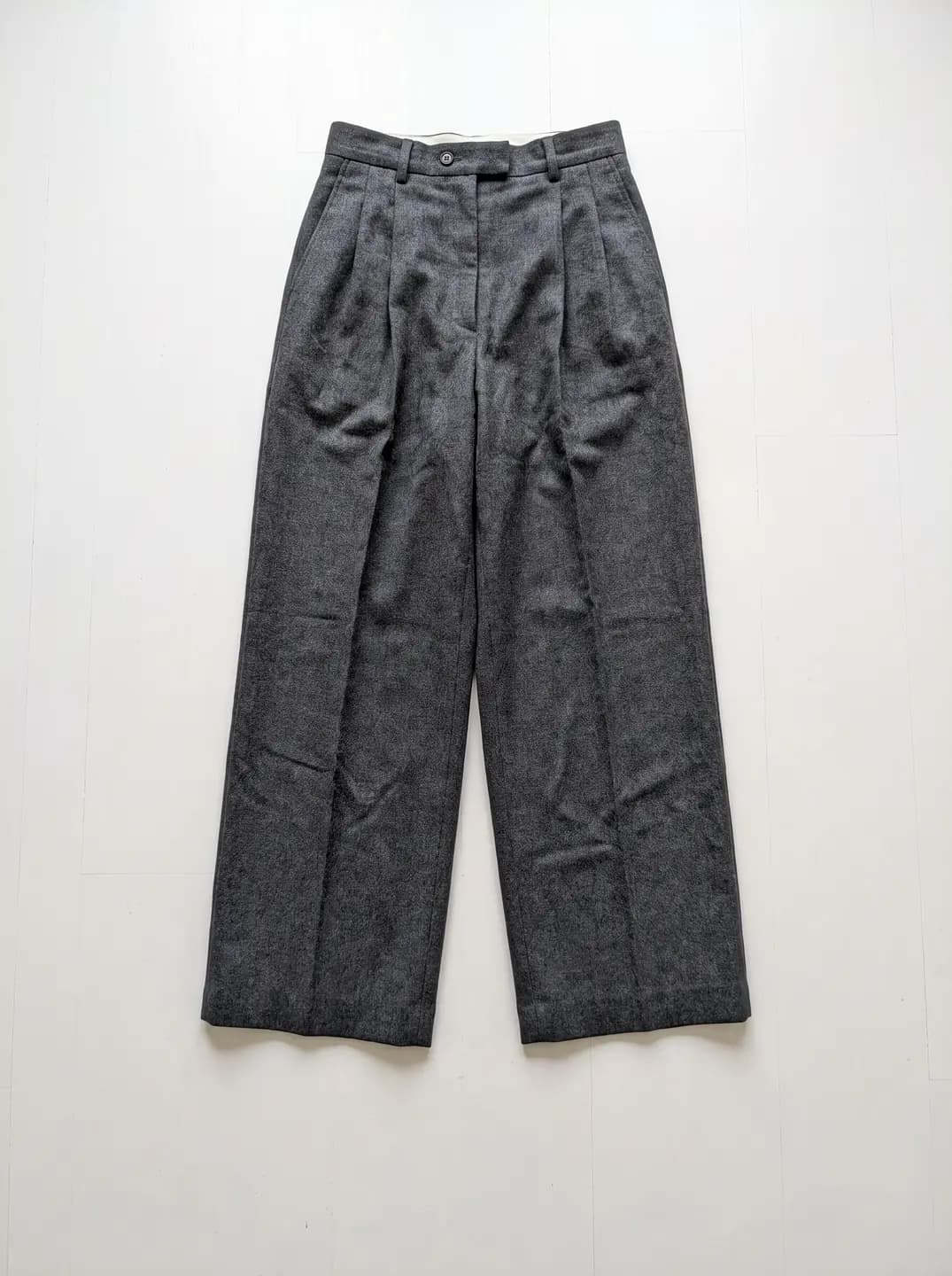 Source photo of the trousers